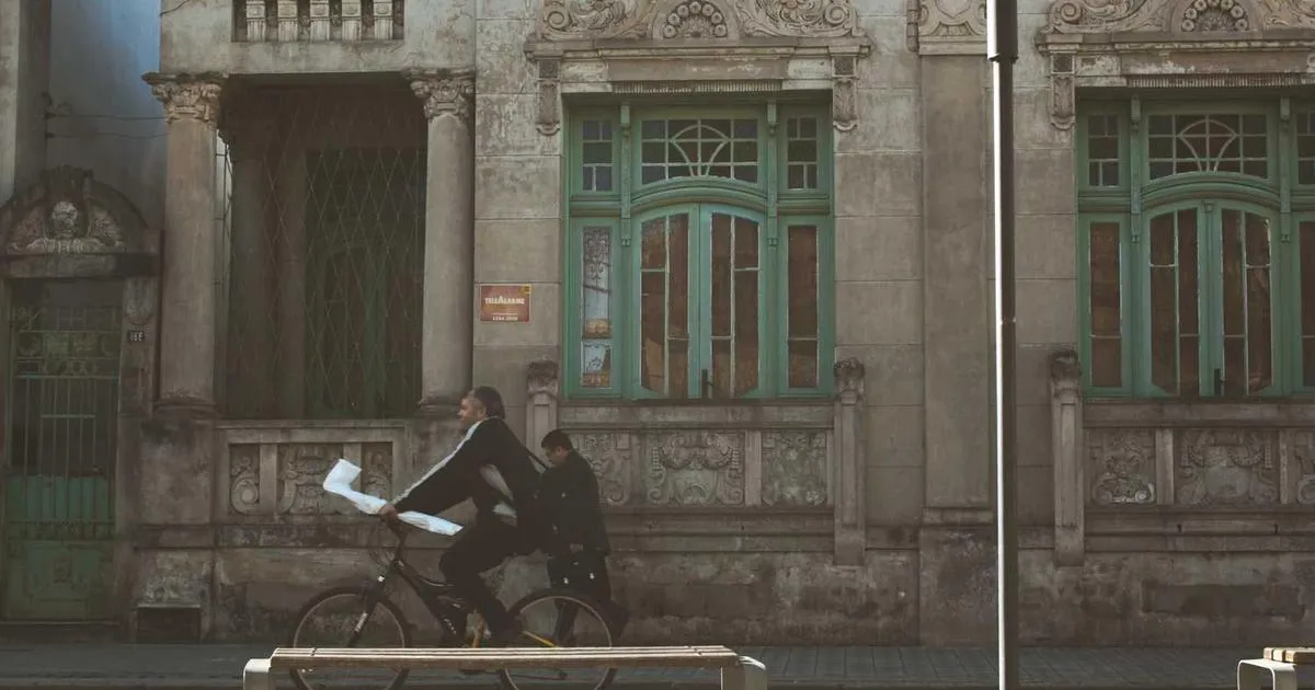 Gonadorelin: GnRH Analog Clinical Applications - peptide research illustration